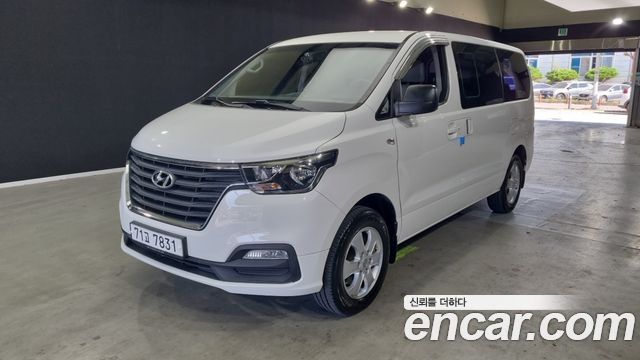 Hyundai Grand Starex 4WD Wagon 12-Seater Smart 2021 — фото 2