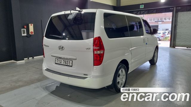 Hyundai Grand Starex 4WD Wagon 12-Seater Smart 2021 — фото 3