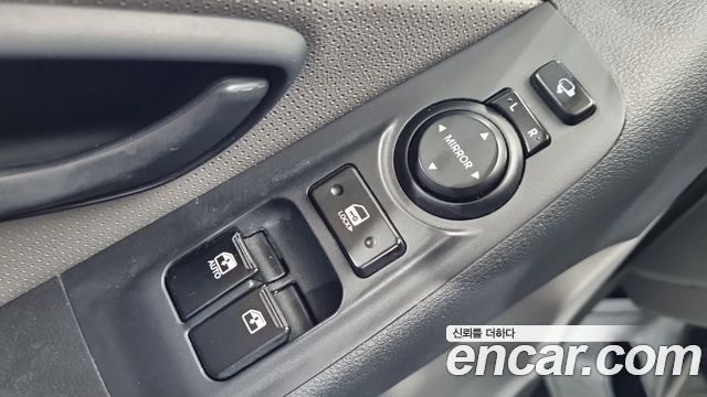 Hyundai Grand Starex 4WD Wagon 12-Seater Smart 2021 — фото 16