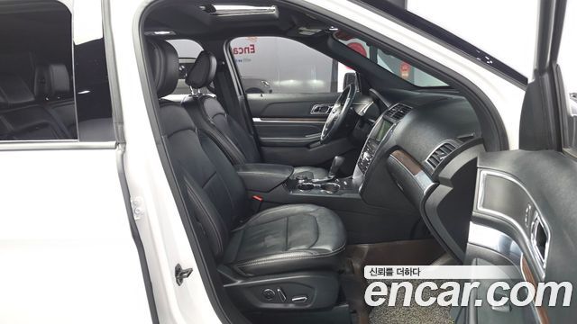 Ford Explorer 2.3 Limited 4WD 5th 2018 — фото 11