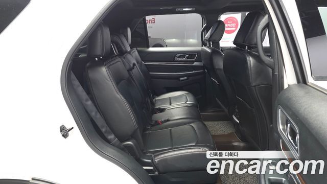Ford Explorer 2.3 Limited 4WD 5th 2018 — фото 12