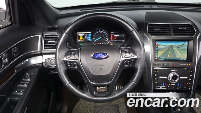 Ford Explorer 2.3 Limited 4WD 5th 2018 — фото 13