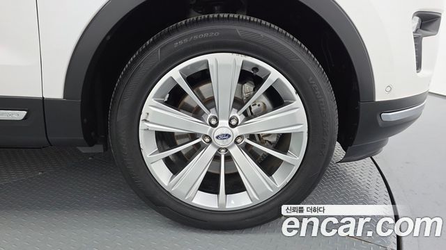 Ford Explorer 2.3 Limited 4WD 5th 2018 — фото 21