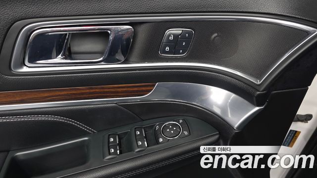 Ford Explorer 2.3 Limited 4WD 5th 2018 — фото 29