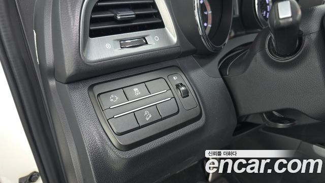 KG Mobility (SsangYong) Tivoli Armor Gear Plus 2WD 2019 — фото 27
