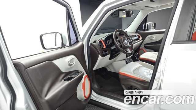 Jeep Renegade 2.0 Diesel Limited AWD 2016 — фото 10
