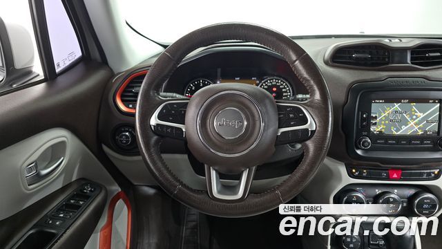 Jeep Renegade 2.0 Diesel Limited AWD 2016 — фото 16