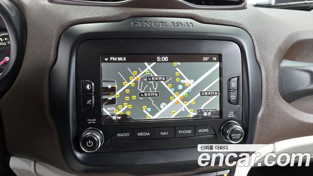 Jeep Renegade 2.0 Diesel Limited AWD 2016 — фото 17