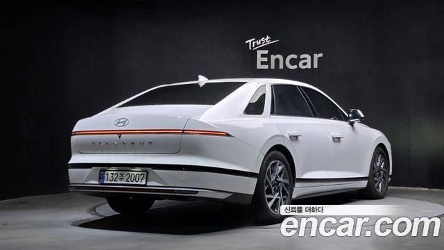 Hyundai Grandeur (GN7) 3.5 LPG 2WD Premium 2023 — фото 2