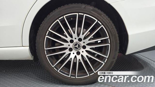 Mercedes-Benz C-Class (W206) C200 Avantgarde 2023 — фото 21