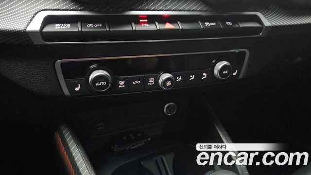 Audi Q2 35 TDI Premium 2020 — фото 17