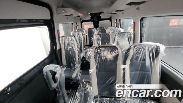 Hyundai Solati 16-seater Deluxe 2024 — фото 20