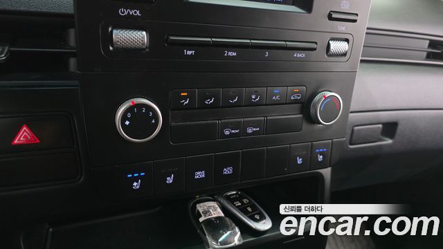 Hyundai Staria Cargo 3-Seater Modern 2022 — фото 17