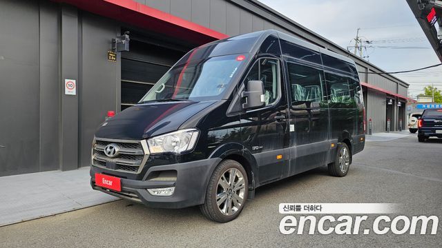 Hyundai Solati 16-seater Deluxe 2024 — фото 1