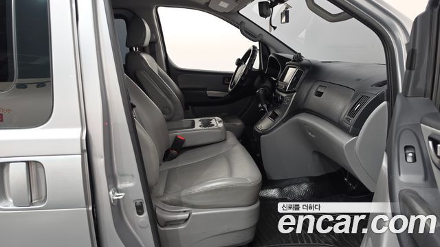 Hyundai Grand Starex Wagon 12-Seater Modern 2020 — фото 11