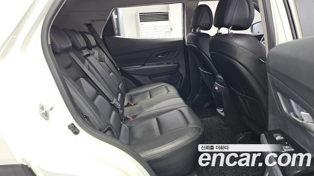 KG Mobility (SsangYong) Beautiful Korando Gasoline 1.5 2WD C5 Plus 2021 — фото 11