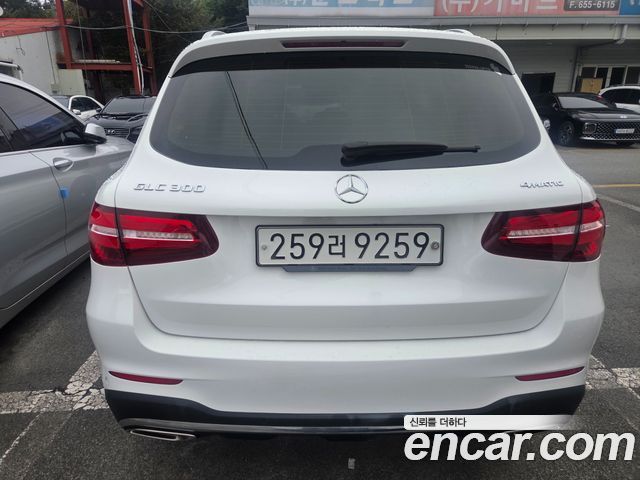 Mercedes-Benz GLC-Class (X253) GLC300 4MATIC AMG Line 2019 — фото 3