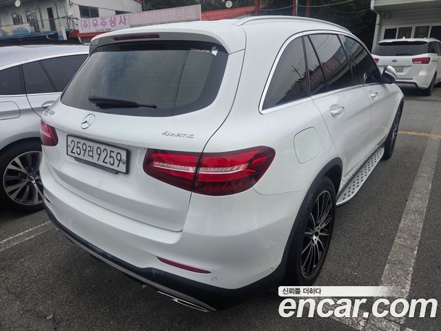Mercedes-Benz GLC-Class (X253) GLC300 4MATIC AMG Line 2019 — фото 4