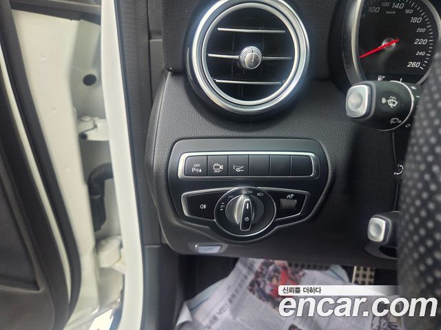 Mercedes-Benz GLC-Class (X253) GLC300 4MATIC AMG Line 2019 — фото 18