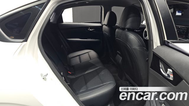 Kia K3 (II) 1.6 Prestige 2023 — фото 11