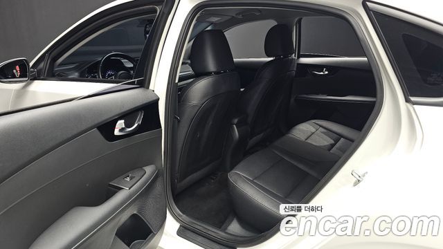 Kia K3 (II) 1.6 Prestige 2023 — фото 12