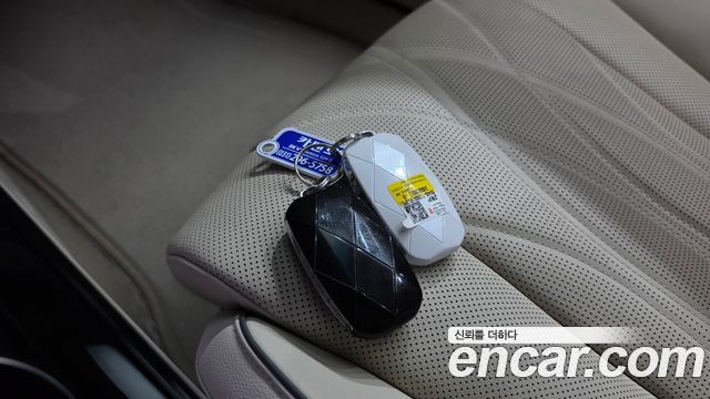 Genesis G80 (RG3) Gasoline 2.5 Turbo AWD 2025 — фото 20