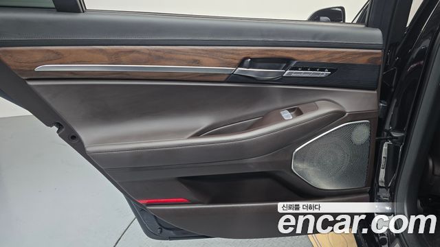 Genesis G90 5.0 AWD Prestige 2019 — фото 25
