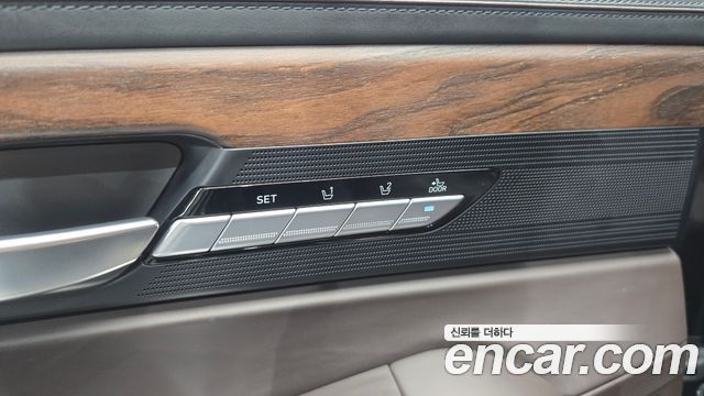 Genesis G90 5.0 AWD Prestige 2019 — фото 35