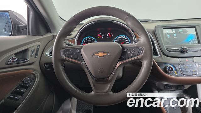 Chevrolet Malibu 1.5 Turbo LT Deluxe 2017 — фото 12
