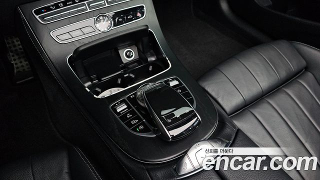 Mercedes-Benz E-Class (W213) E220d Cabriolet 2018 — фото 18