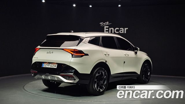 Kia Sportage (V) Gasoline 1.6 Turbo 2WD Signature 2023 — фото 2