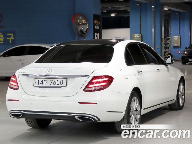 Mercedes-Benz E-Class (W213) E220d Exclusive 2017 — фото 4