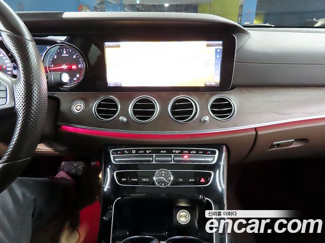 Mercedes-Benz E-Class (W213) E220d Exclusive 2017 — фото 16