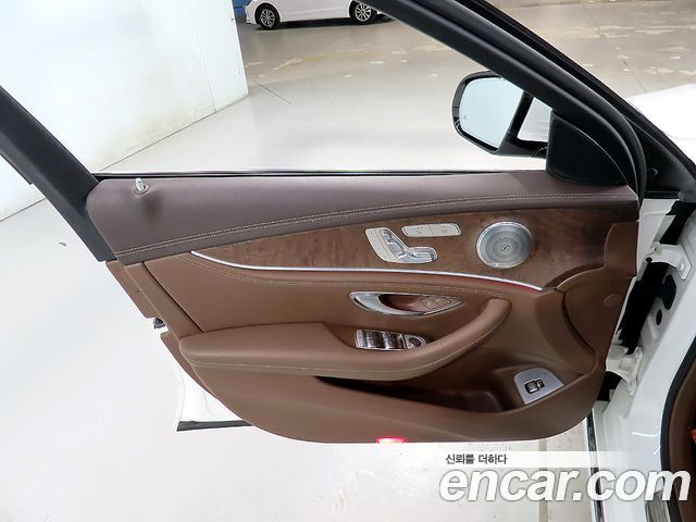 Mercedes-Benz E-Class (W213) E220d Exclusive 2017 — фото 18