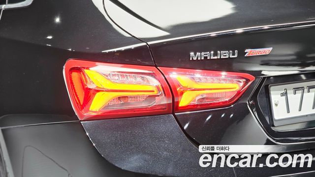 Chevrolet Malibu 2.0 Turbo Premier Special 2019 — фото 23