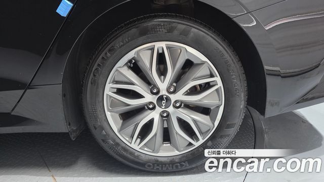 Kia K5 Hybrid (III) Prestige 2023 — фото 27