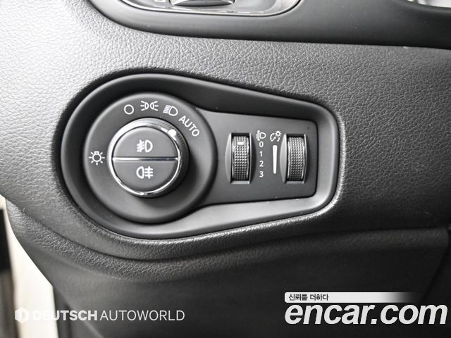Jeep Renegade 2.4 Limited 2020 — фото 20