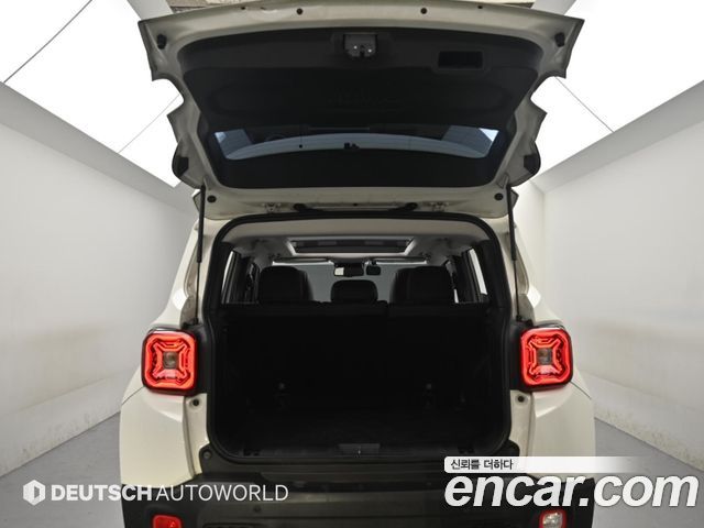 Jeep Renegade 2.4 Limited 2020 — фото 23