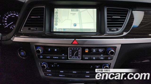 Genesis G80 2.2D AWD Premium Luxury 2018 — фото 16