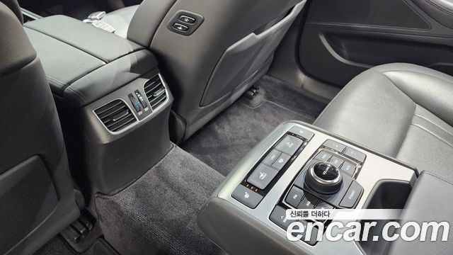 Genesis G80 2.2D AWD Premium Luxury 2018 — фото 24