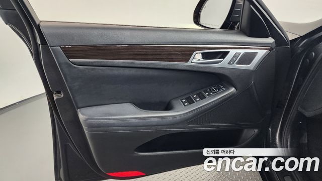 Genesis G80 2.2D AWD Premium Luxury 2018 — фото 30