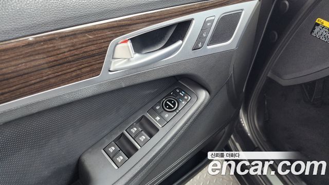 Genesis G80 2.2D AWD Premium Luxury 2018 — фото 39
