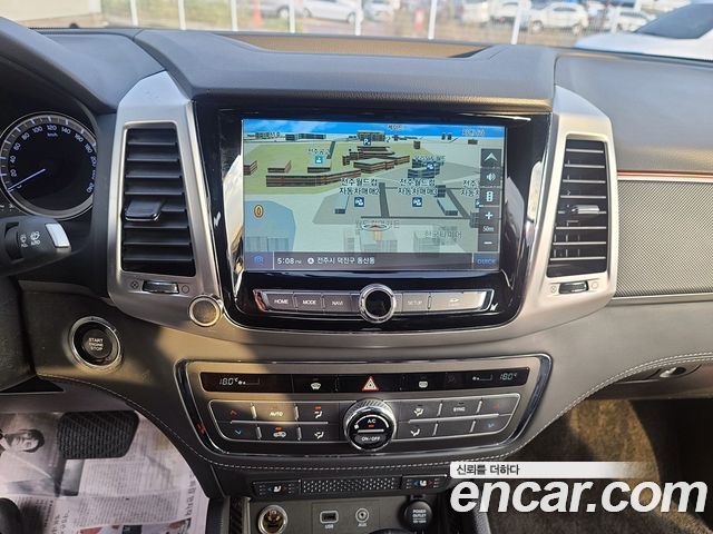 KG Mobility (SsangYong) Rexton Sports Khan Diesel 2.2 4WD Professional X (5-Link) 2019 — фото 19