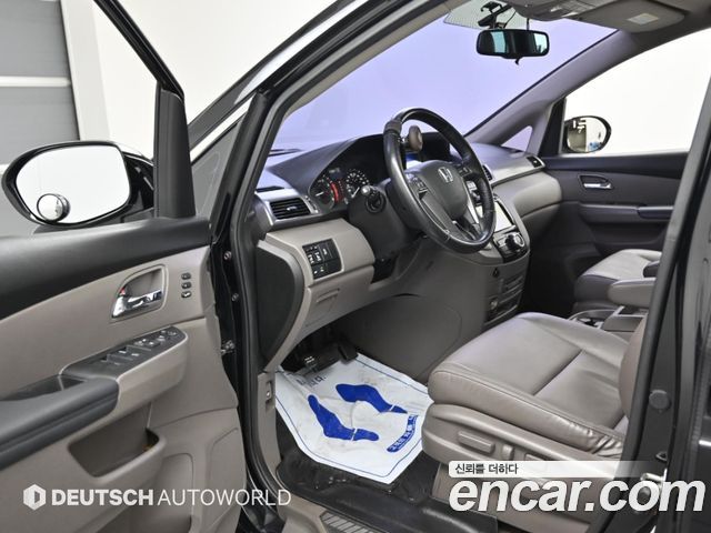 Honda Odyssey 3.5 4th 2014 — фото 15