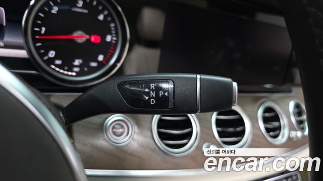 Mercedes-Benz E-Class (W213) E220d 4MATIC Exclusive 2019 — фото 9