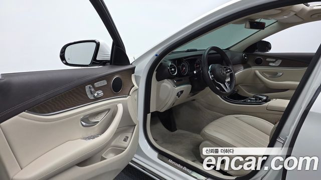 Mercedes-Benz E-Class (W213) E220d 4MATIC Exclusive 2019 — фото 10