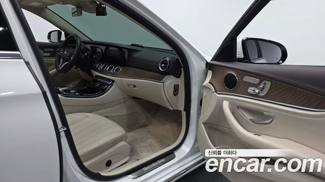 Mercedes-Benz E-Class (W213) E220d 4MATIC Exclusive 2019 — фото 11