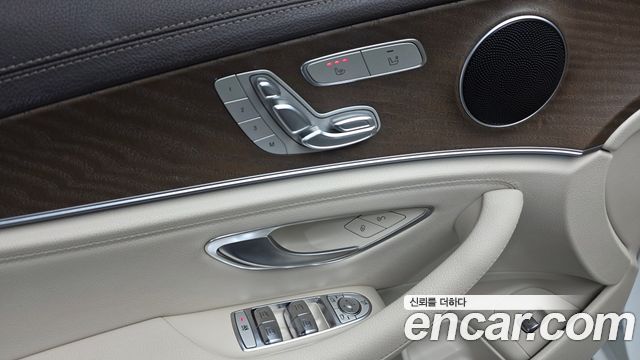 Mercedes-Benz E-Class (W213) E220d 4MATIC Exclusive 2019 — фото 16