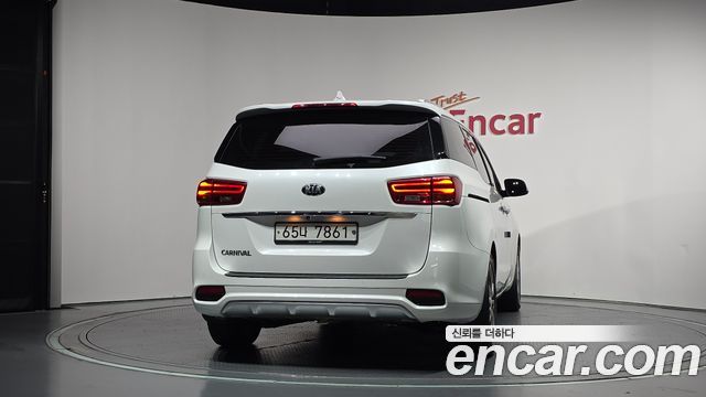Kia Carnival 9-Seater Prstige 2019 — фото 4