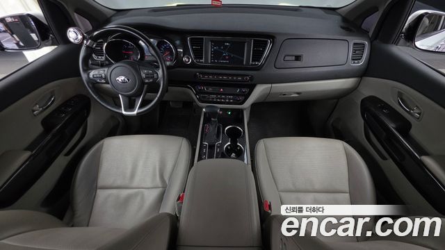 Kia Carnival 9-Seater Prstige 2019 — фото 7